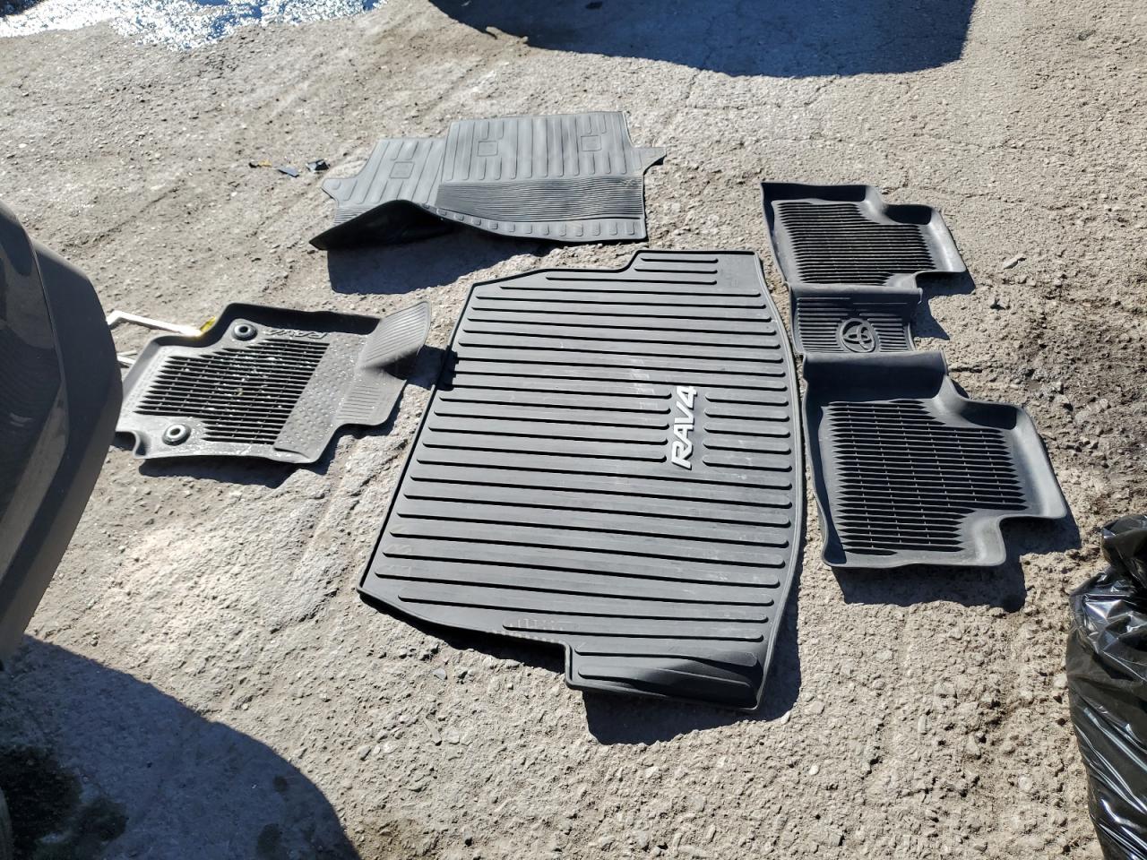 2022 TOYOTA RAV4 LE VIN:2T3F1RFV6NW314186