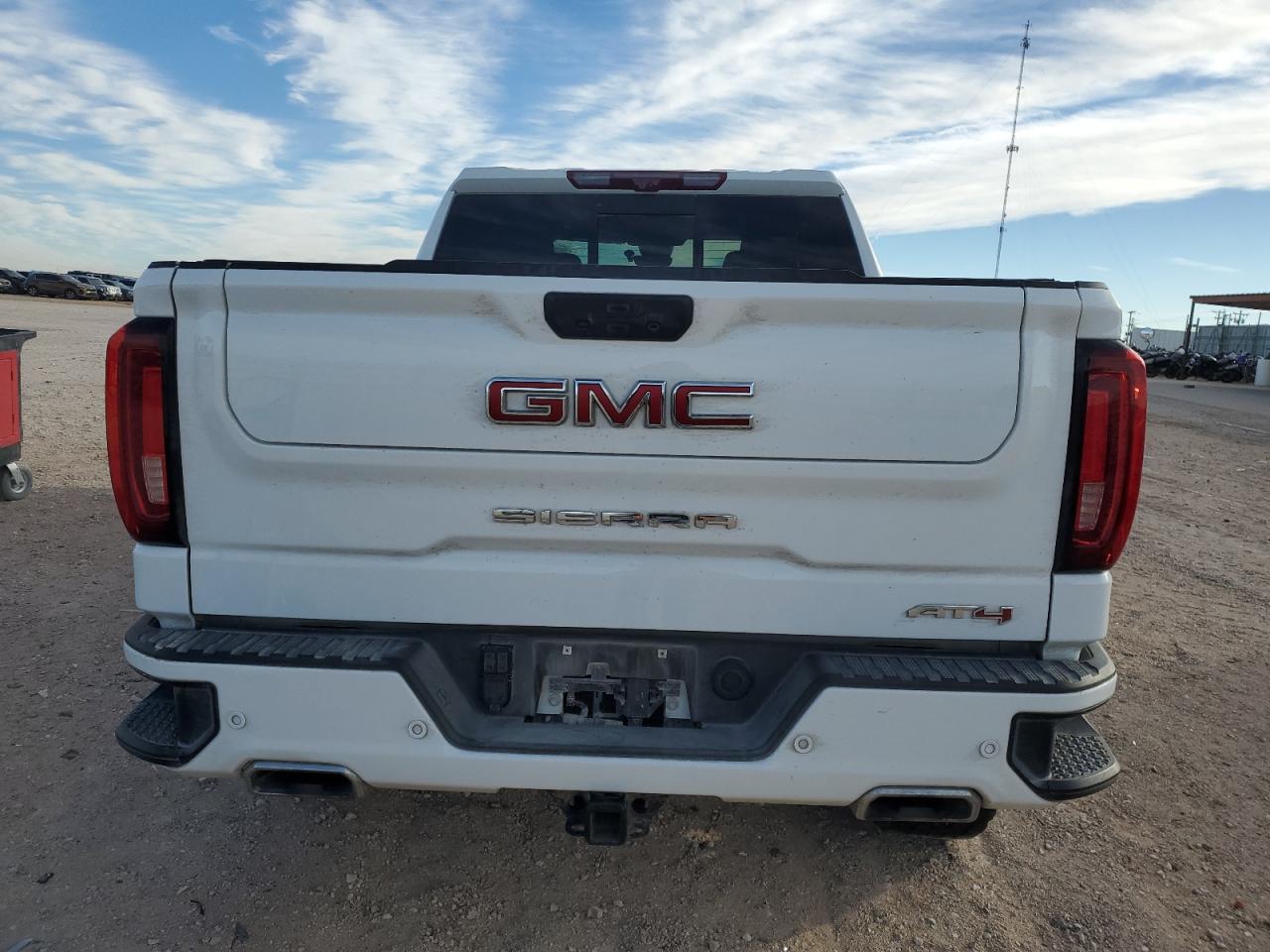 2022 GMC SIERRA K1500 AT4 VIN:1GTPUEEL2NZ609614