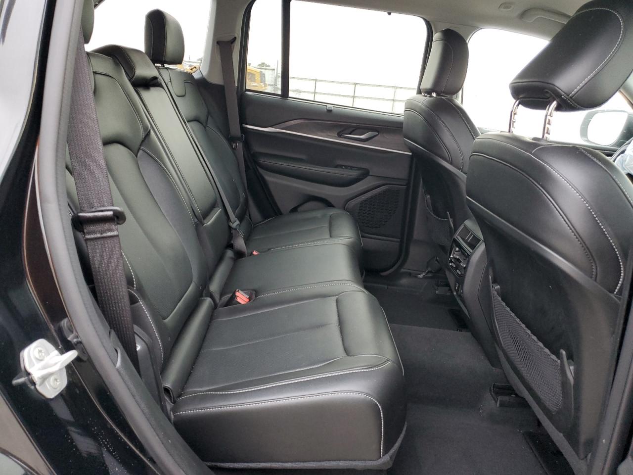 2023 JEEP GRAND CHEROKEE LIMITED VIN:1C4RJGBG2PC523181