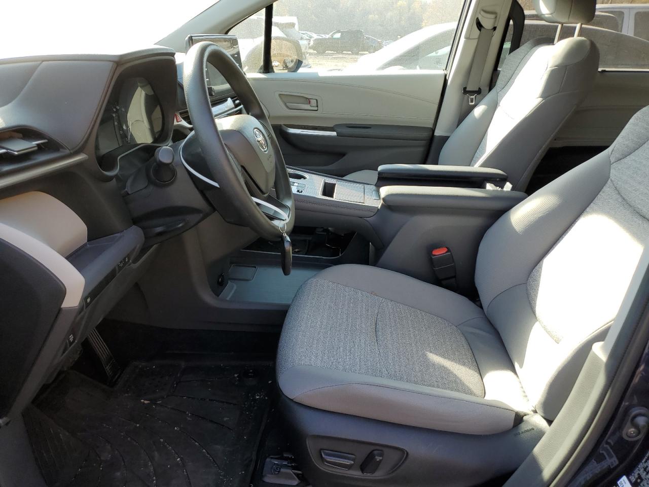 2022 TOYOTA SIENNA LE VIN:5TDKSKFC4NS066796