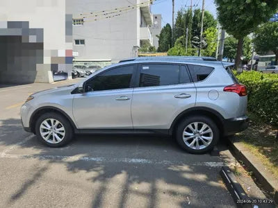 2015 Toyota RAV4 VIN: