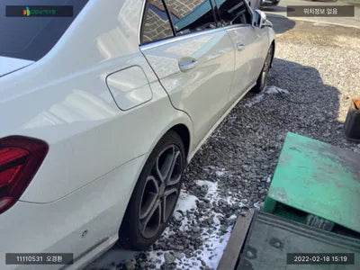 2015 Mercedes-Benz E 250 WDDHF9HB2GB271335 VIN:WDDHF9HB2GB271335