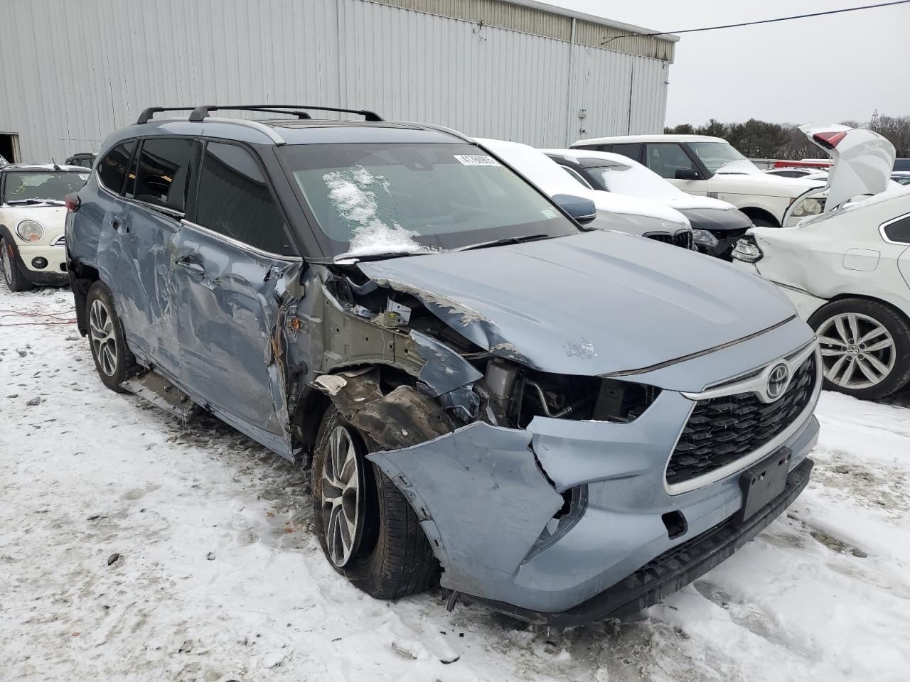 2022 TOYOTA HIGHLANDER XLE VIN:5TDGZRBH5NS244159