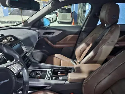2016 Jaguar F-Pace VIN: