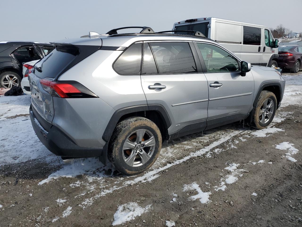 2022 TOYOTA RAV4 XLE VIN:JTMRWRFVXND566597
