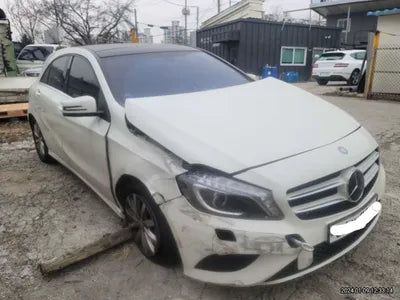 2015 Mercedes-Benz A 180 WDDBF1CB1FJ332631 VIN:WDDBF1CB1FJ332631