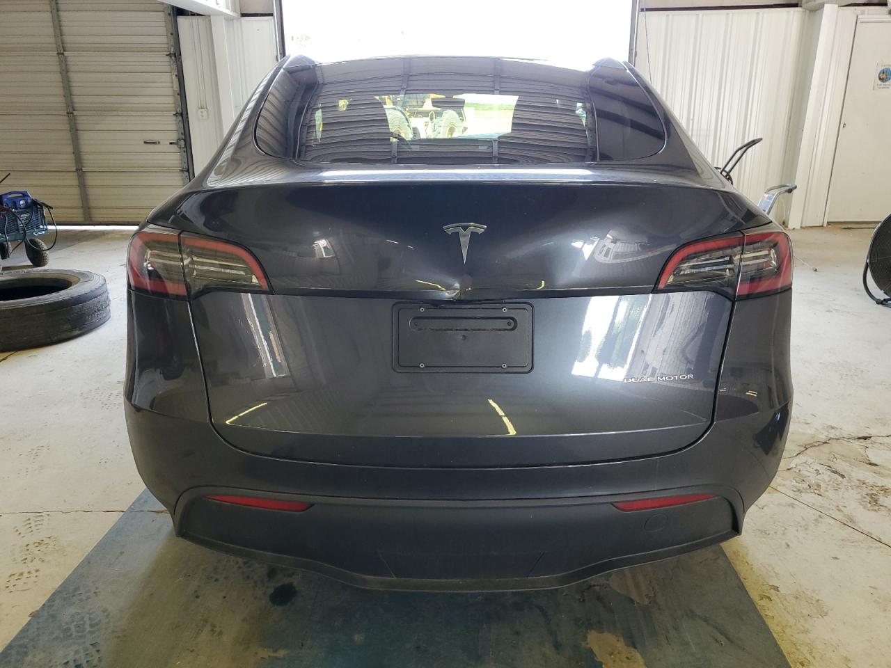 2024 TESLA MODEL Y  VIN:7SAYGDEEXRA253433