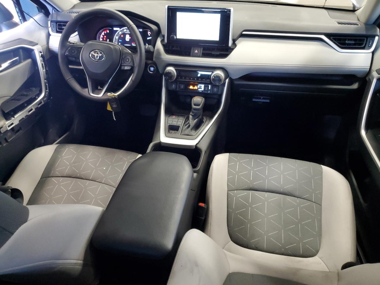 2023 TOYOTA RAV4 XLE VIN:2T3P1RFV3PC332105