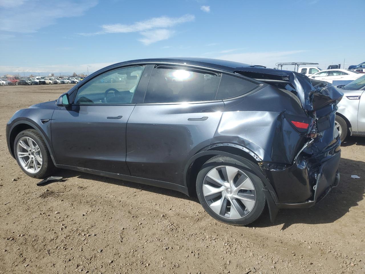 2024 TESLA MODEL Y  VIN:7SAYGDEE6RA256328
