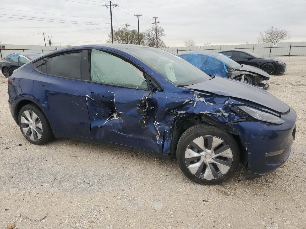 2024 TESLA MODEL Y  VIN:7SAYGDEE8RA270456