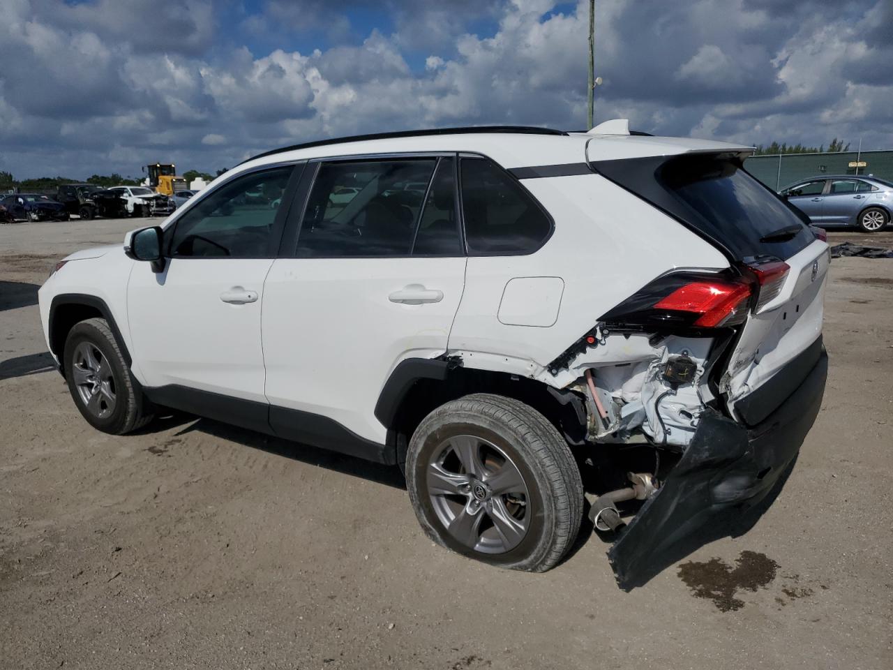 2024 TOYOTA RAV4 XLE VIN:2T3W1RFV9RW303043