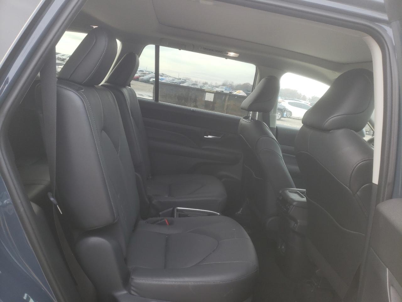 2024 TOYOTA GRAND HIGHLANDER XLE VIN:5TDAAAB55RS046997