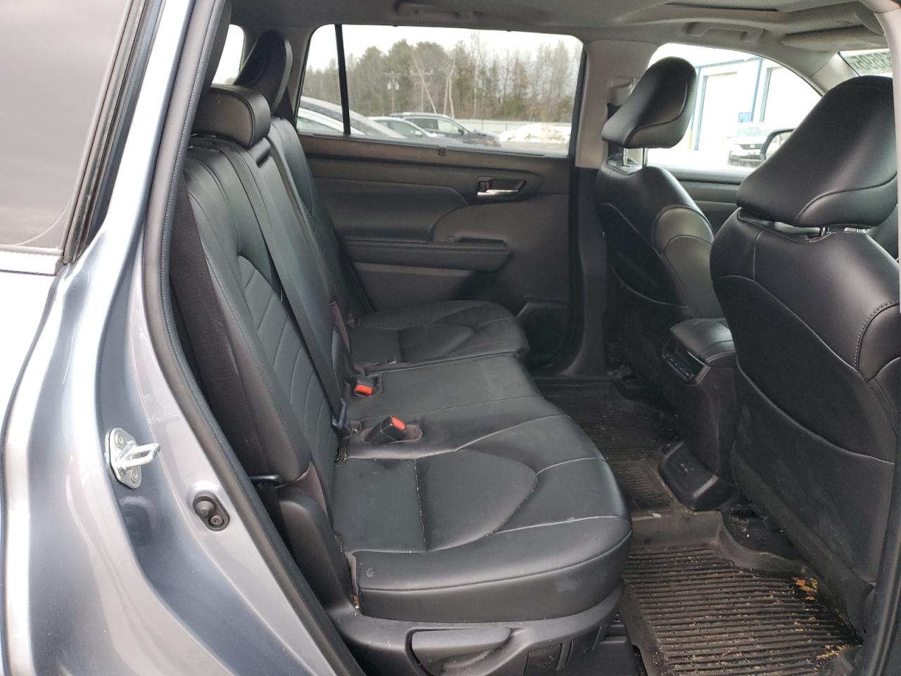 2022 TOYOTA HIGHLANDER XLE VIN:5TDGZRBH7NS183414
