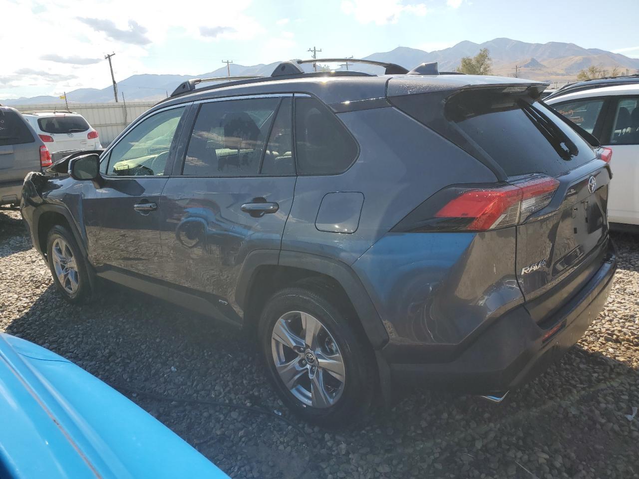 2022 TOYOTA RAV4 XLE VIN:JTMRWRFV1ND164029
