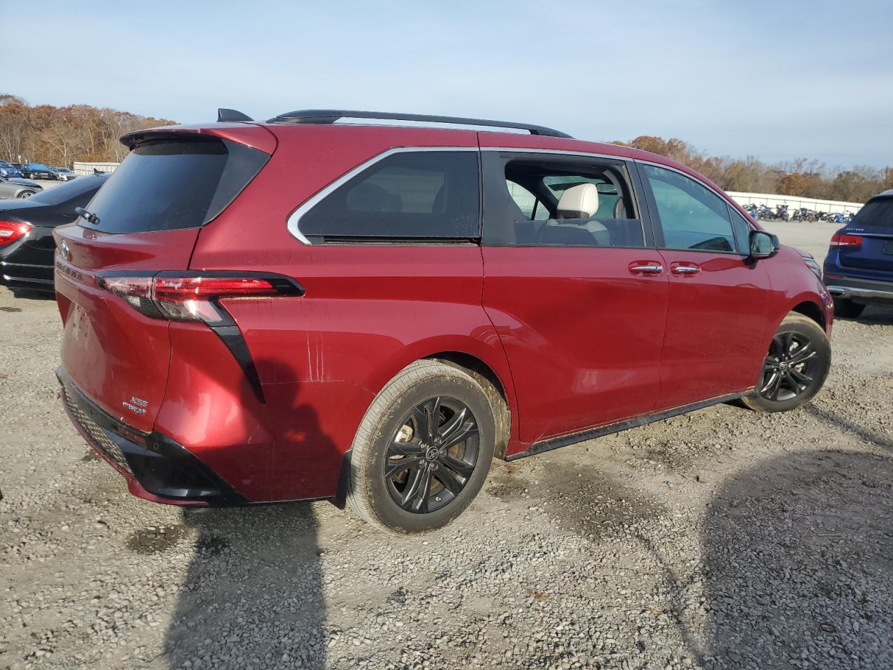 2024 TOYOTA SIENNA XSE VIN:5TDXSKFC4RS112915