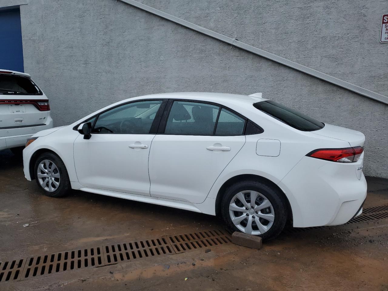 2022 TOYOTA COROLLA LE VIN:5YFEPMAE8NP274241