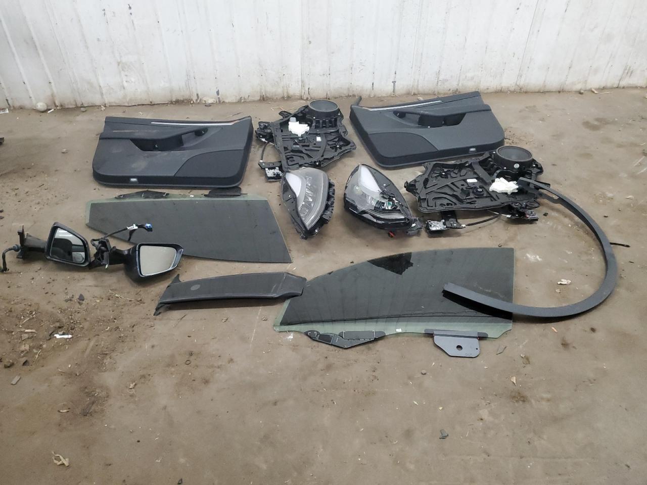 2023 TESLA MODEL Y  VIN:7SAYGDEE6PF831883