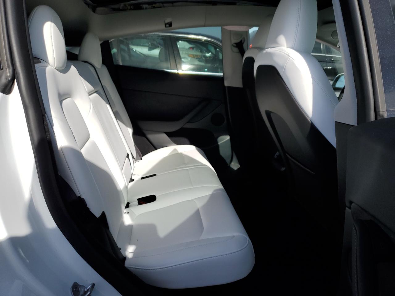 2024 TESLA MODEL Y  VIN:7SAYGDEE6RF046671