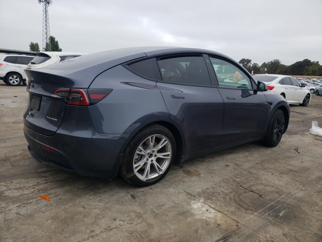 2022 TESLA MODEL Y  VIN:7SAYGAEE8NF570025