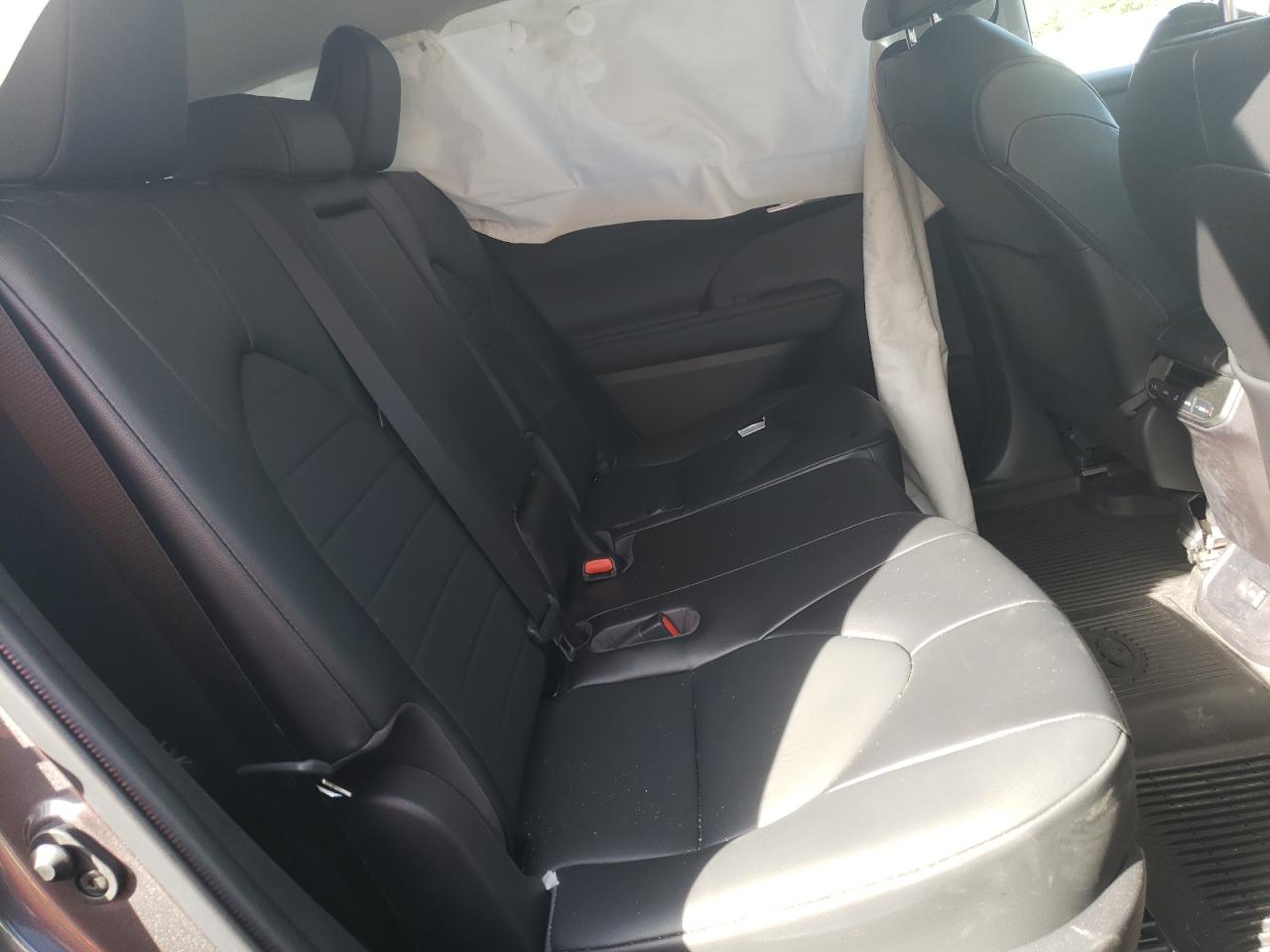 2022 TOYOTA HIGHLANDER XLE VIN:5TDGZRBHXNS185965