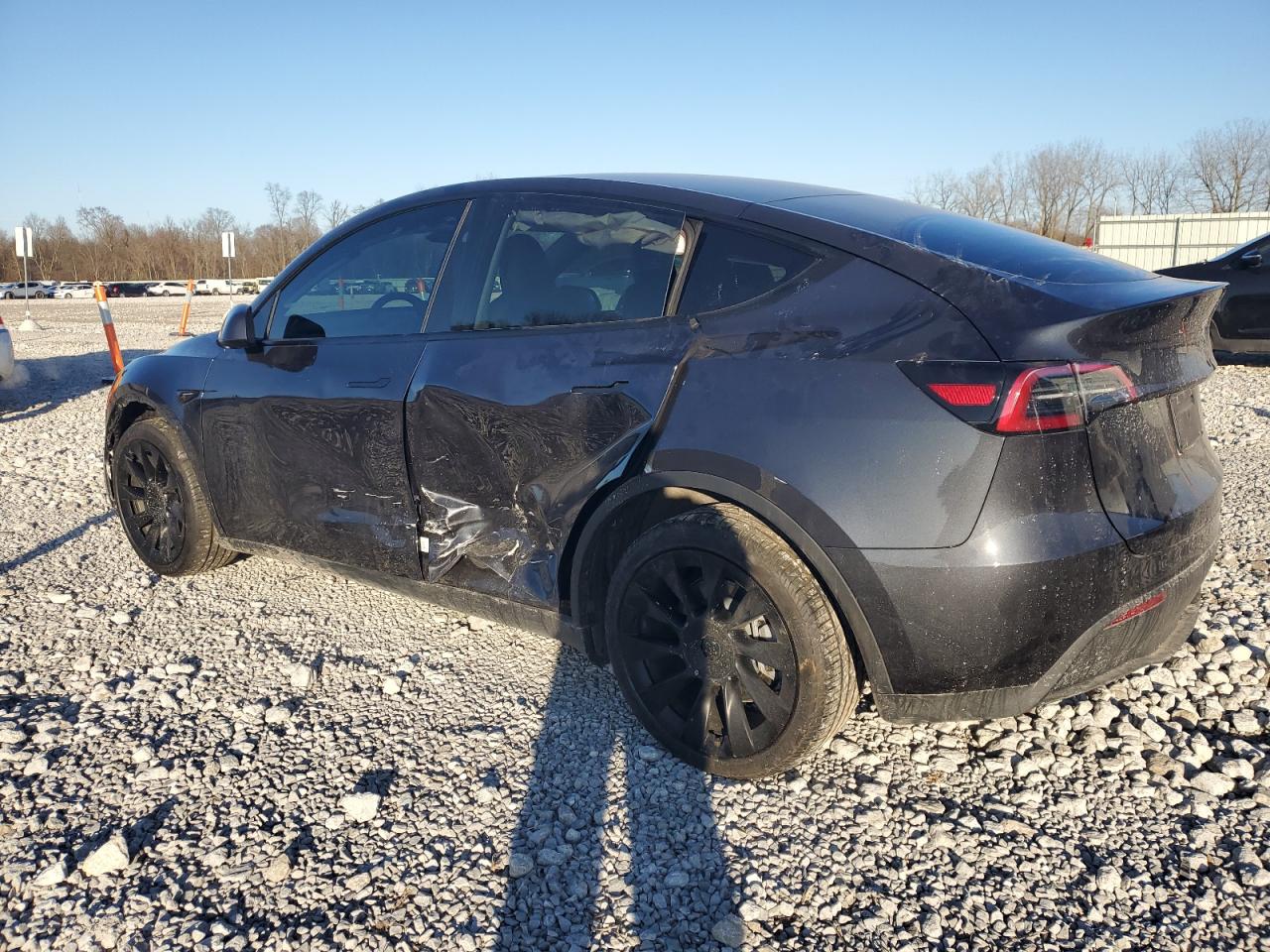 2024 TESLA MODEL Y  VIN:7SAYGDEE2RA274700