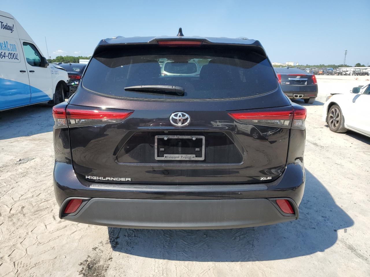 2022 TOYOTA HIGHLANDER XLE VIN:5TDHZRAH0NS098369