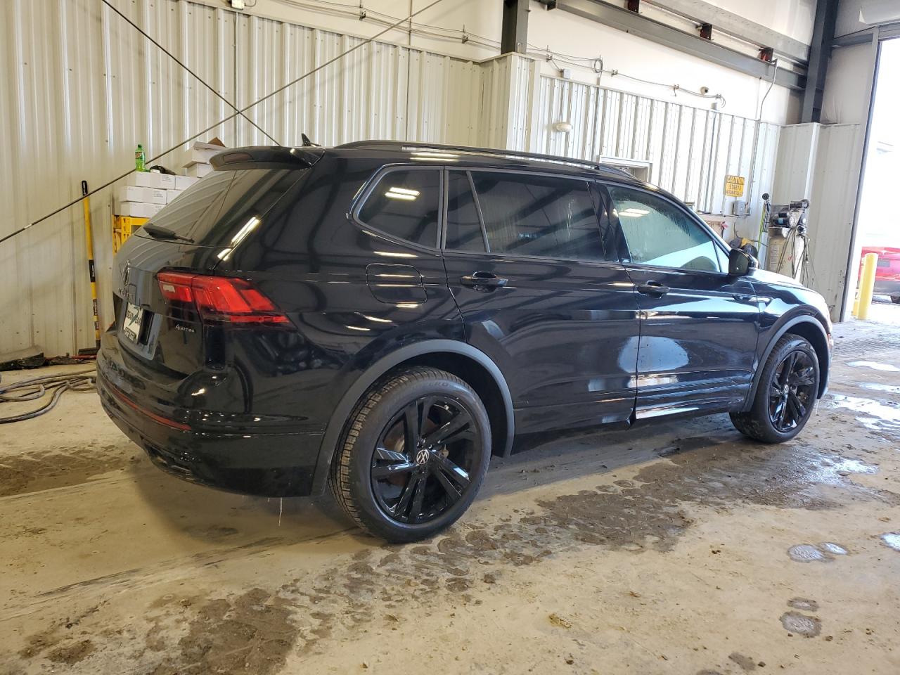 2024 VOLKSWAGEN TIGUAN SE R-LINE BLACK VIN:3VV8B7AXXRM208576
