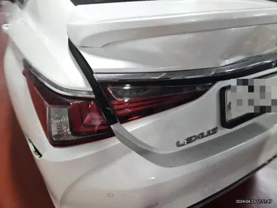 2018 Lexus ES 300 VIN: