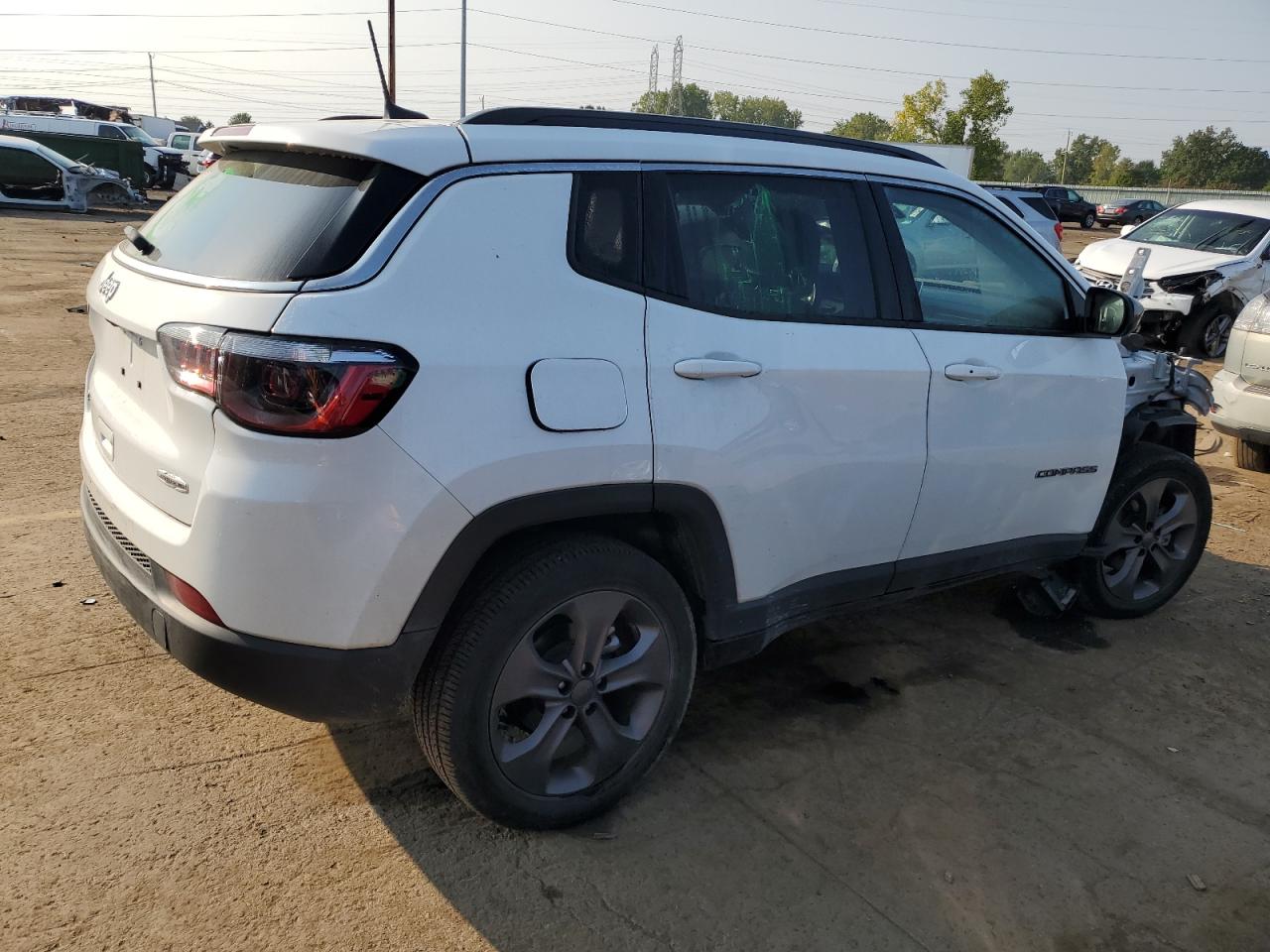 2022 JEEP COMPASS LATITUDE LUX VIN:3C4NJDFB8NT125695
