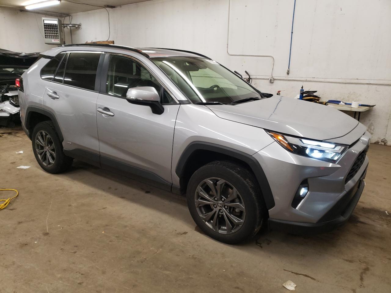 2022 TOYOTA RAV4 XLE PREMIUM VIN:JTMB6RFV7ND054247