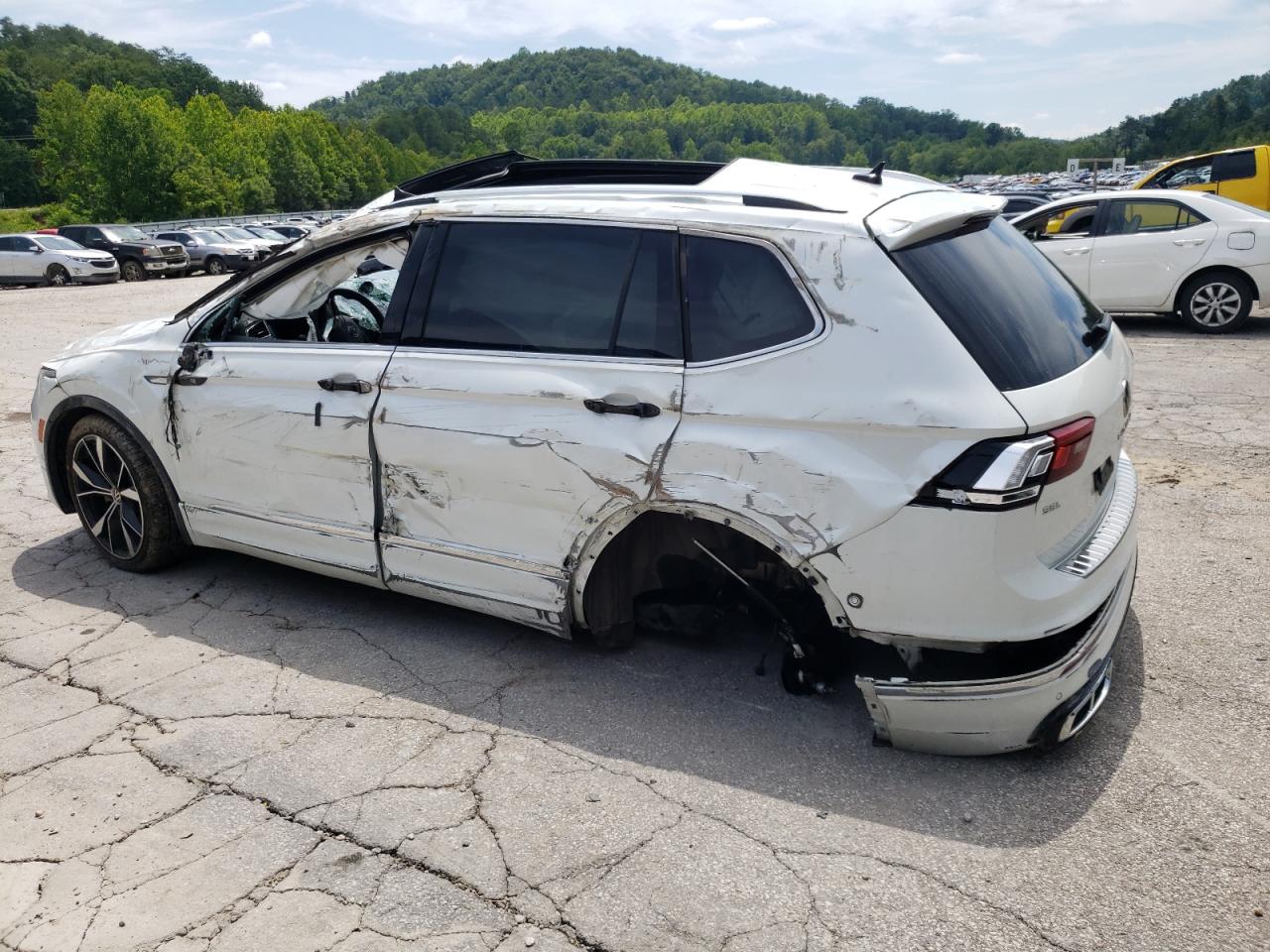 2022 VOLKSWAGEN TIGUAN SEL R-LINE VIN:3VV4B7AXXNM077982