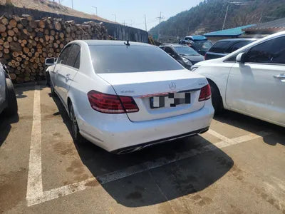 2015 Mercedes-Benz E 220 VIN: