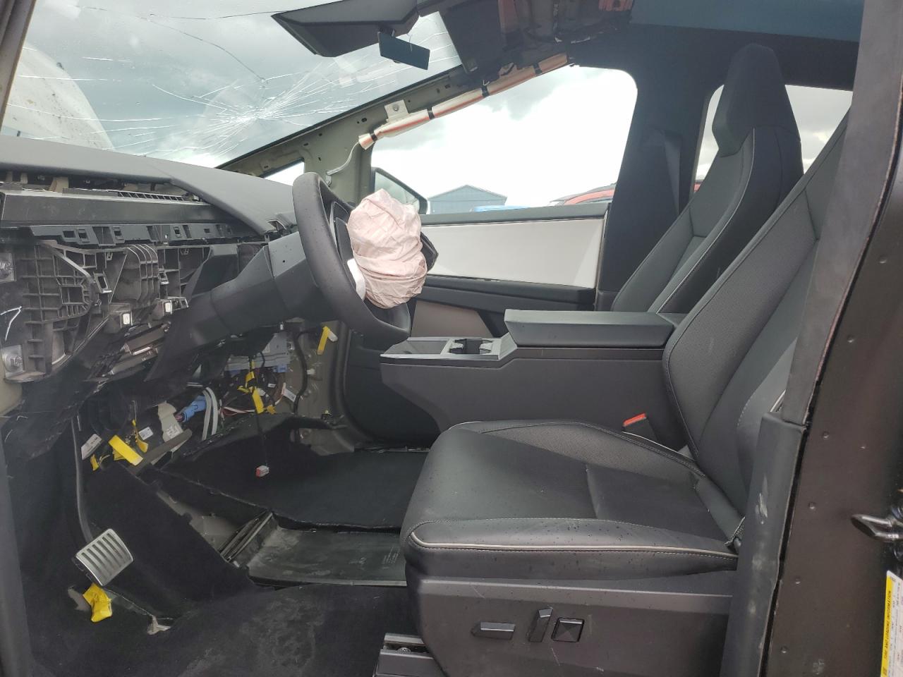 2024 TESLA CYBERTRUCK VIN:7G2CEHEDXRA010522