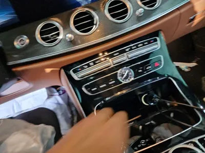 2018 Mercedes-Benz E 300 VIN: