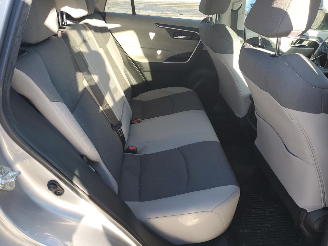 2022 TOYOTA RAV4 XLE VIN:2T3P1RFV9NC258623