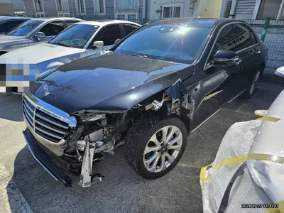 2017 Mercedes-Benz E 300 VIN: