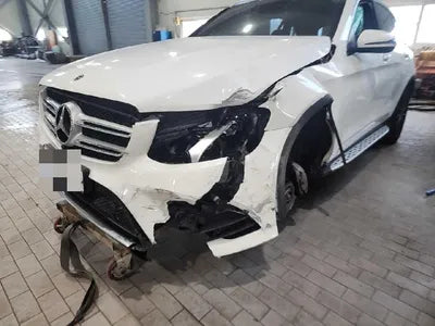 2019 Mercedes-Benz GLC 300 VIN: