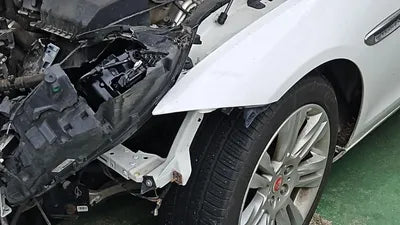 2016 Jaguar XF VIN: