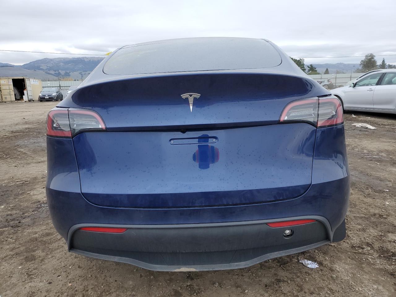 2024 TESLA MODEL Y  VIN:7SAYGDED7RF181553