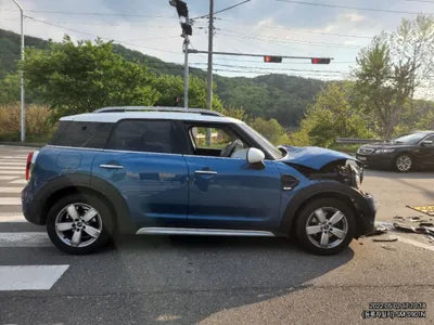 2017 MINI Countryman WMWYT9106J3D76697 VIN:WMWYT9106J3D76697