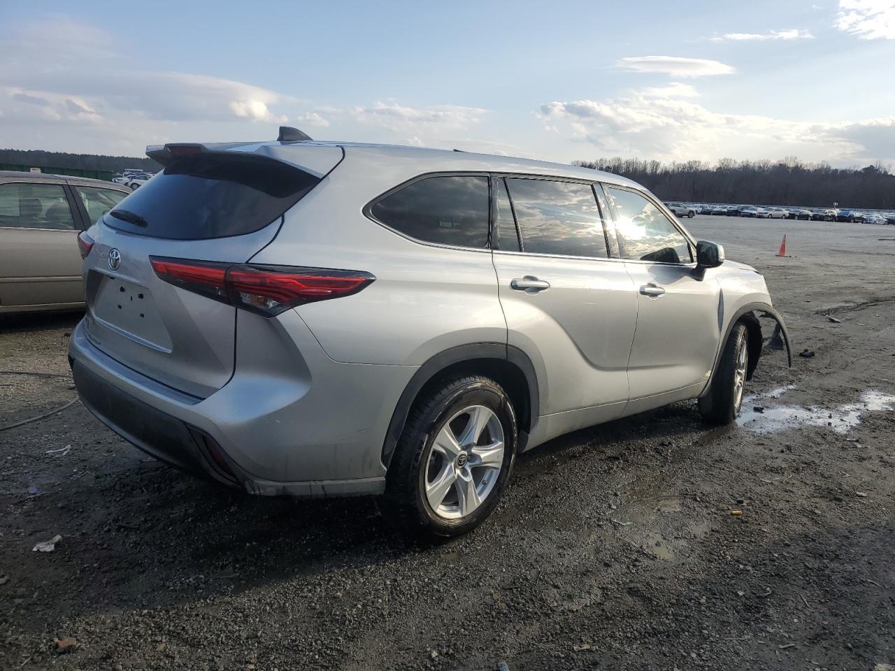 2022 TOYOTA HIGHLANDER L VIN:5TDCZRAHXNS106665