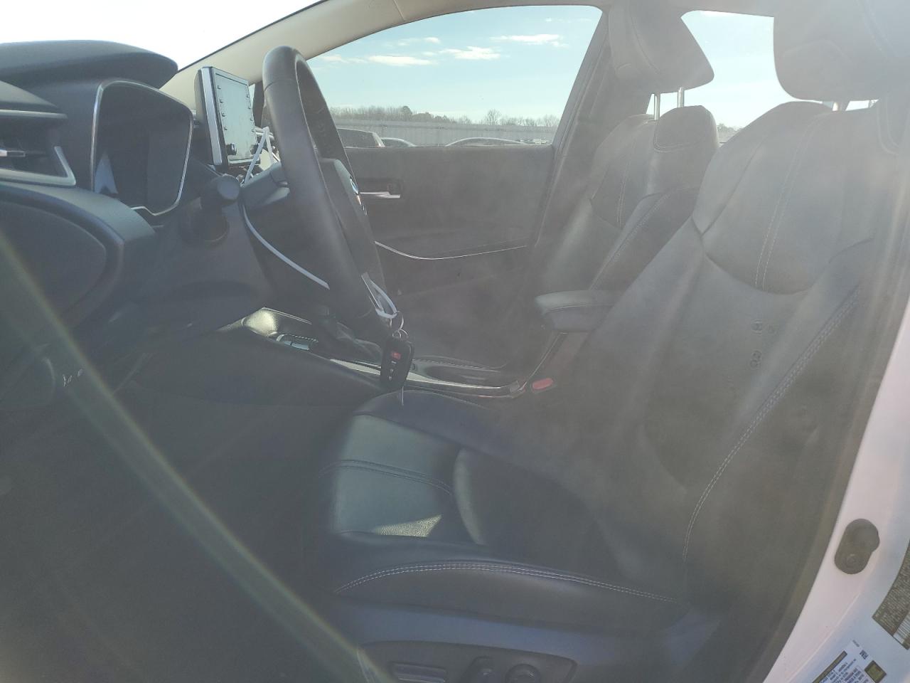 2022 TOYOTA COROLLA XLE VIN:5YFFPMAE9NP305579