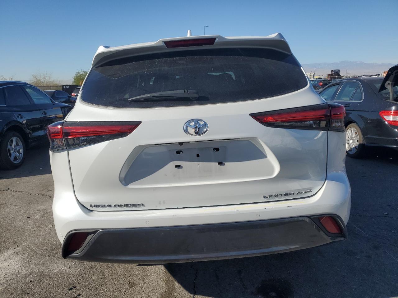 2022 TOYOTA HIGHLANDER LIMITED VIN:5TDDZRBH8NS214821