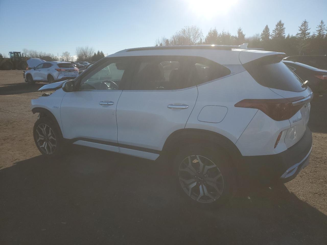 2022 KIA SELTOS SX VIN:KNDETCA28N7341479