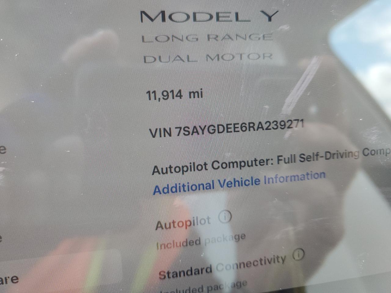 2024 TESLA MODEL Y  VIN:7SAYGDEE6RA239271