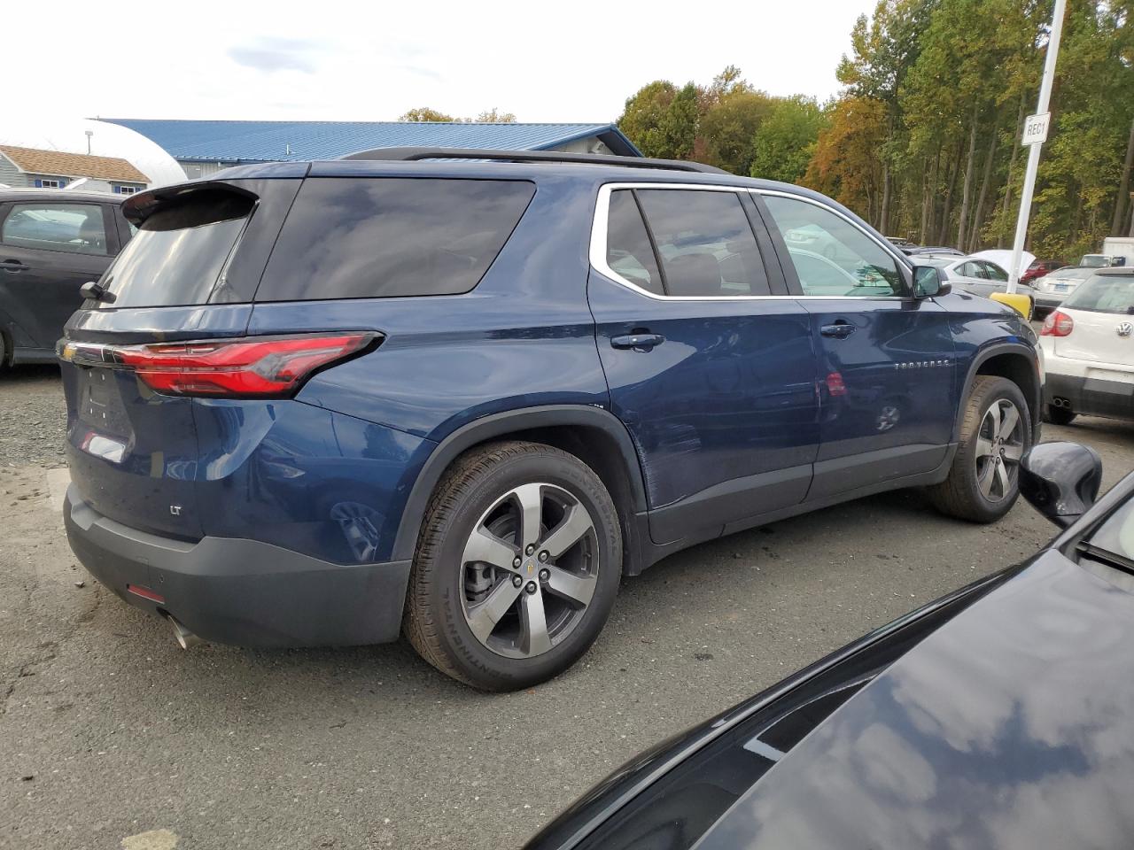 2022 CHEVROLET TRAVERSE LT VIN:1GNEVHKW3NJ156713