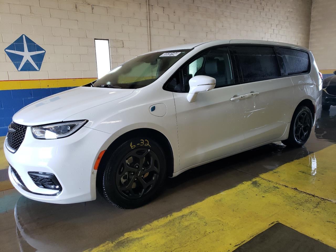 2022 CHRYSLER PACIFICA HYBRID TOURING L VIN:2C4RC1L70NR183409