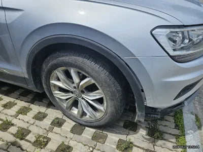 2020 Volkswagen Tiguan VIN: