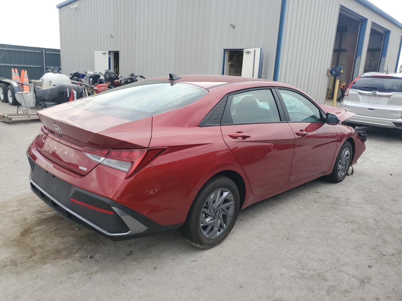 2024 HYUNDAI ELANTRA BLUE VIN:KMHLM4DJ0RU120703