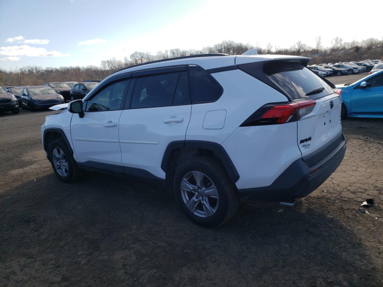 2022 TOYOTA RAV4 XLE VIN:2T3P1RFV2NC274355